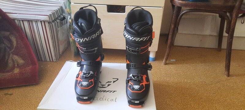 Clapari de tura Dynafit Radical Pro. Nr 43.